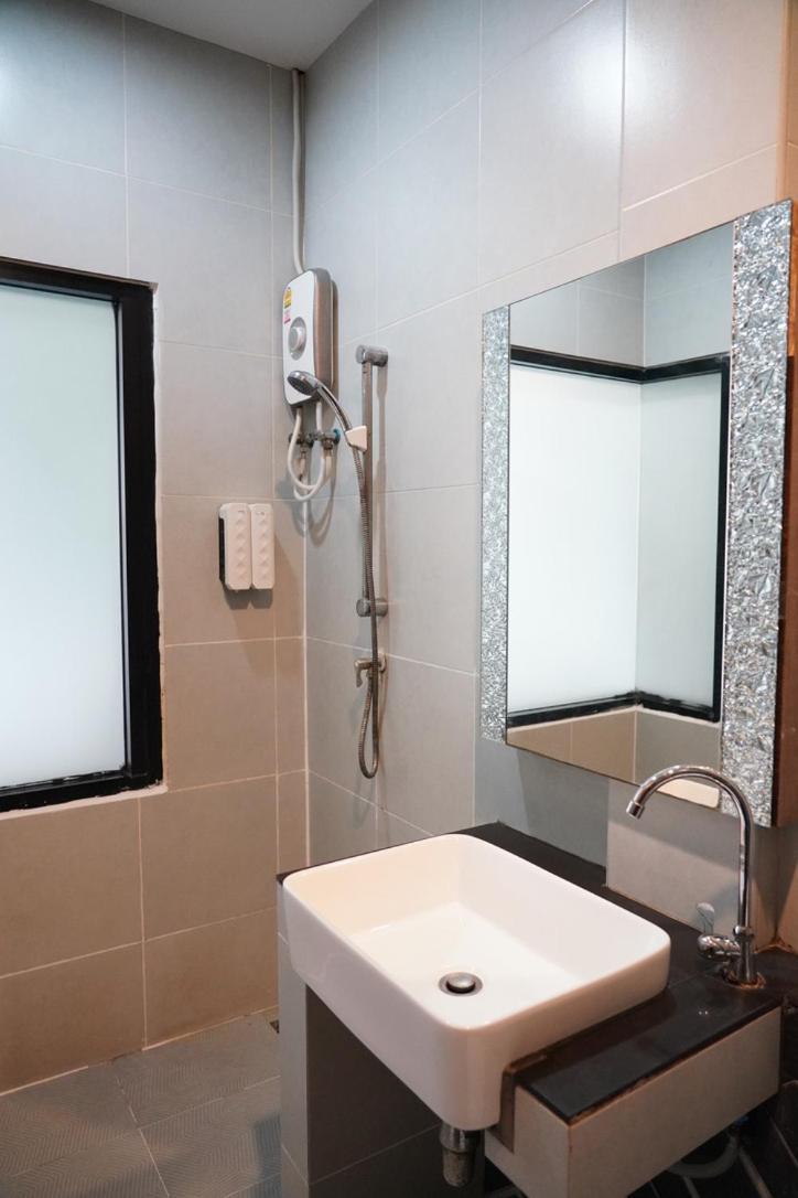 Matini Klong1 Otel Rangsit Dış mekan fotoğraf